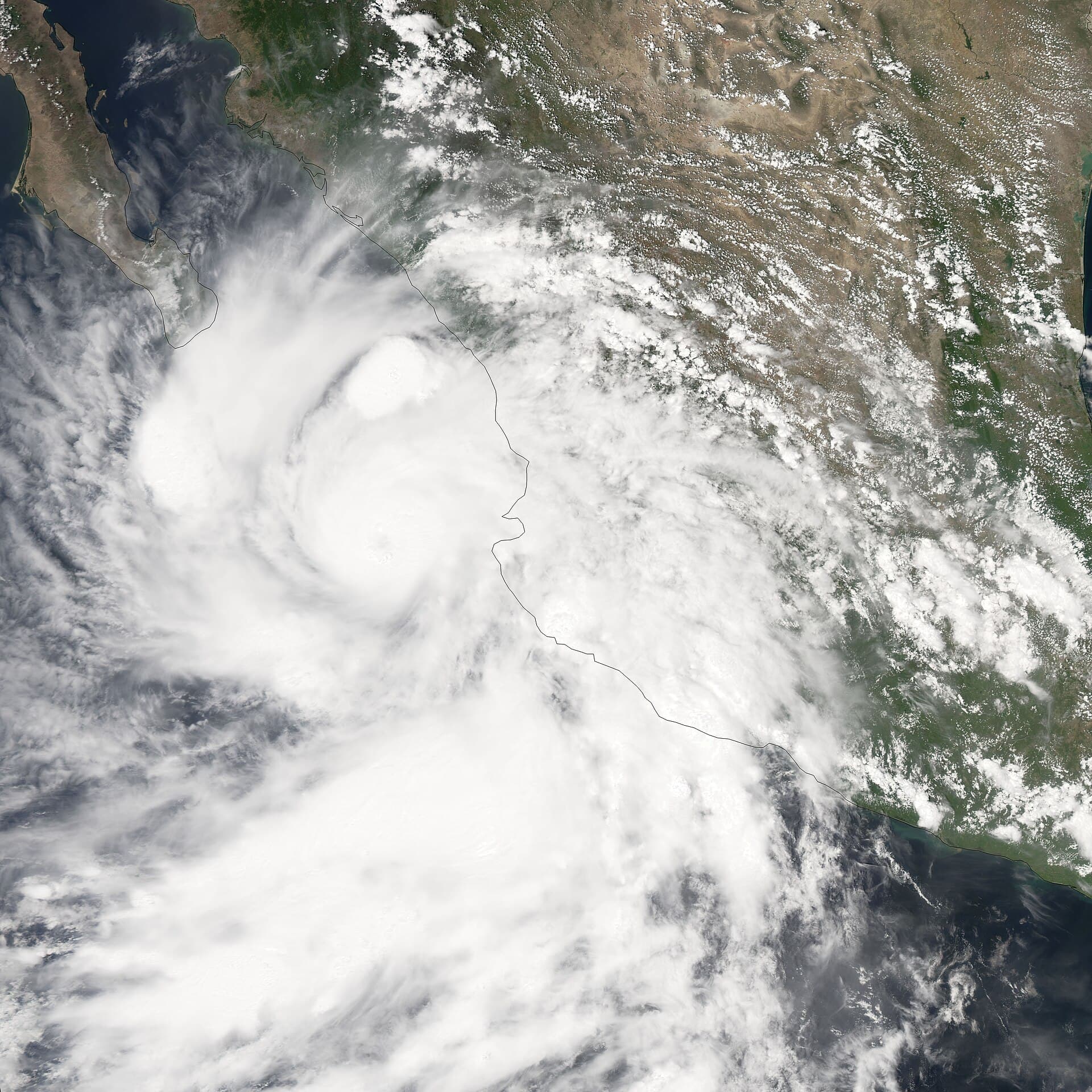 Satellite image of Hurricane John near western México before reaching Baja California Sur in 2006.